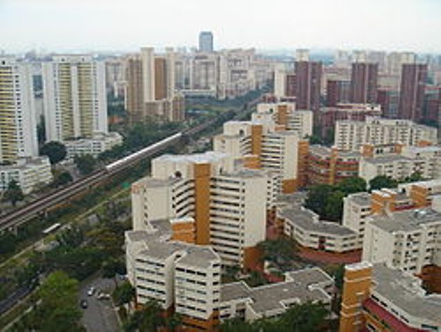 Complejos urbanisticos y gran cantidad de apartamentos y rascacielos en Bukit Batok, Singapur